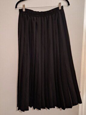 Vintage black pleated skirt full length size medium